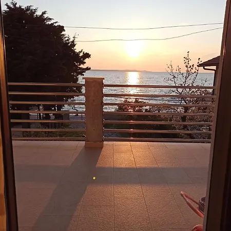 House Marelja By The Sea *